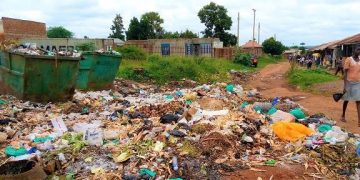 Members of parliament propose a motion for gov’t to establish waste management fund