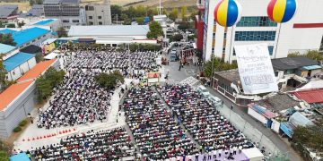 The Grand Finale of the Evangelism Seminar Resounded in Jeonju, with over 16,000 People Cheering Joyfully