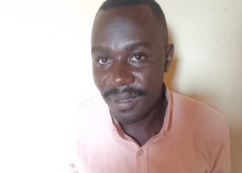 Man posing as a police officer apprehended with a toy gun