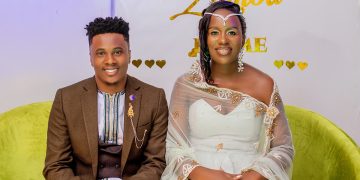 Victor Ruz’s manager, Zamba, pays a visit to her girlfriend’s parents in a customary kukyaala ceremony.