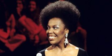 Killing Me Softly, vocalist Roberta Flack, goes silent at 88