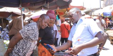 NSSF introduces Smartlife Flexi Voluntary Savings Plan to Vendors in Owino Market