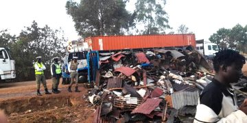 Scrap truck overturns, disrupts traffic flow along Kampala-Jinja highway
