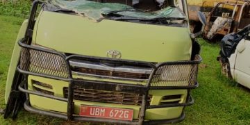 One dead, six injures in an illegal passenger ride, driver on run