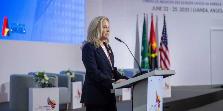 Luisa Ortega, Coca Cola Africa President, speaking at the US-Africa Business Summit, in Luanda.