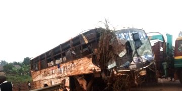 One dead, four injured in Gateway Bus Crash on Katosi–Nyenga Road