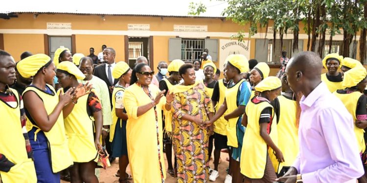 The centre is expected to generate employment, stimulate the local economy, and provide young people with a sustainable source of income.