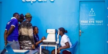 Lapaire Hosts Students to Spark Interest in Eye Health Professions