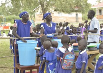 School Feeding Program Helps Refugee Children Go Back to School