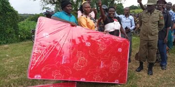 Rukungiri residents receive mattresses