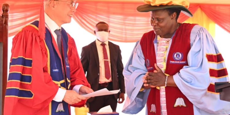 Kumi university has today conducted it’s 20th graduation ceremony. The colourful ceremony was graced by H.E VP Jessica Alupo who presented the message of H.E YKMuseveni to the congregation.