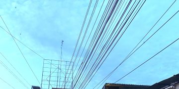 Police warn against working near live power lines following fatal electrocution in Kampala