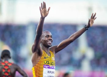 Kiplimo breaks world half marathon record