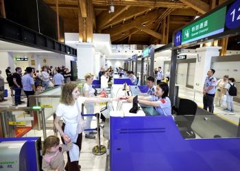 Why ‘becoming Chinese’ trend is filling shopping carts globally