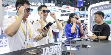 News Analysis: How China effectively aligns industrial upgrade with consumption boost