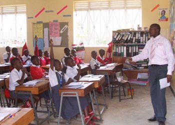 Government Moves to Raise Pay for Arts Teachers and School Administrators in New Salary Reform Proposal
