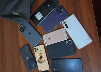 Police bust phone snatching gang operation, recover stolen devices