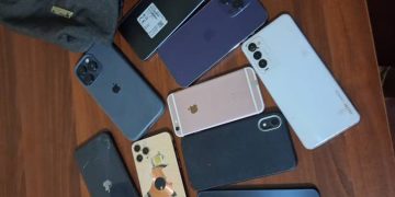 Police bust phone snatching gang operation, recover stolen devices