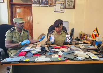 Police seizes more 120 suspected stolen iPhones, four arrested