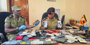 Police seizes more 120 suspected stolen iPhones, four arrested