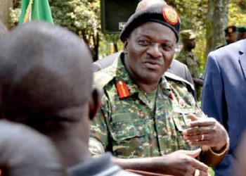 Asan Kasingye’s gives Gen. Katumba Wamala his flowers
