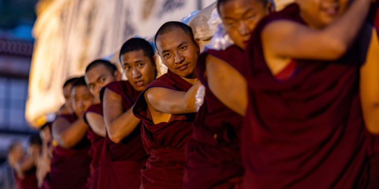 Traditional Shoton Festival celebrated in Lhasa, China’s Xizang