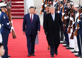Xi’s Album | Xi lands in U.S. for state visit, greeted by Trump at airport