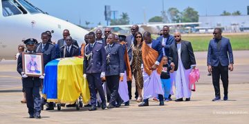 President Museveni Receives King Oyo’s Remains, Pays Tribute to Fallen Tooro Monarch