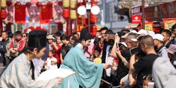 Extended breaks, richer experiences add momentum to China’s holiday travel boom
