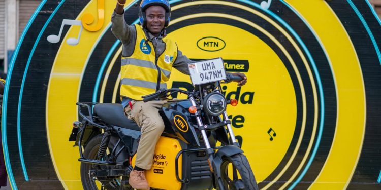 Kiiza Vincent was the first boda boda winner of Digida N’akayimba and he won himself a brand-new motorcycle after activating “Sikiwa” by Fik Fameica as his CallerTunez. From CallerTunez to keys in hand